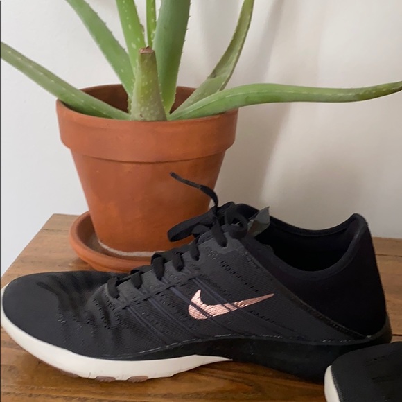 Nike trainers - Picture 3 of 3